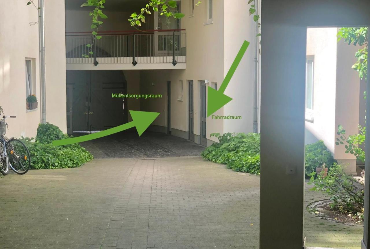 Ferienwohnung Blickfang: Modern Apartment in Erfurt's Old Town with Balcony Exterior photo